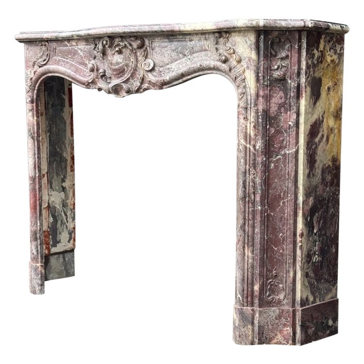 Mantello in marmo con fiori di pesco in stile Regence, XVIII secolo
