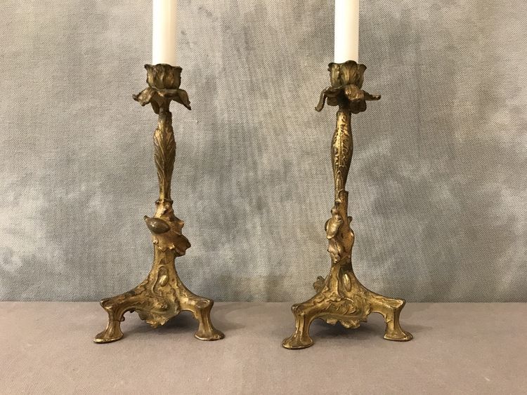 Paire de bougeoirs ancien en régule doré d'époque 19 ème 