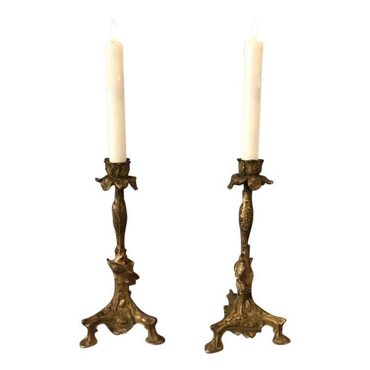 Paire de bougeoirs ancien en régule doré d'époque 19 ème 
