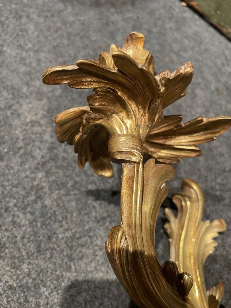 Coppia di applique in bronzo in stile Luigi XV