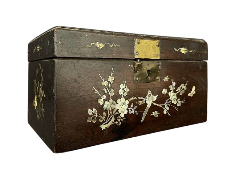 Scatola asiatica in legno esotico e madreperla – Vietnam o Cina, fine XIX secolo