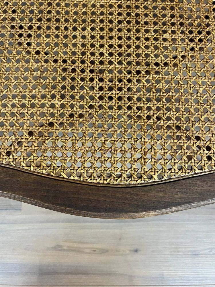 Tabouret de style Louis XV ancien en bois sculpté & assise cannée