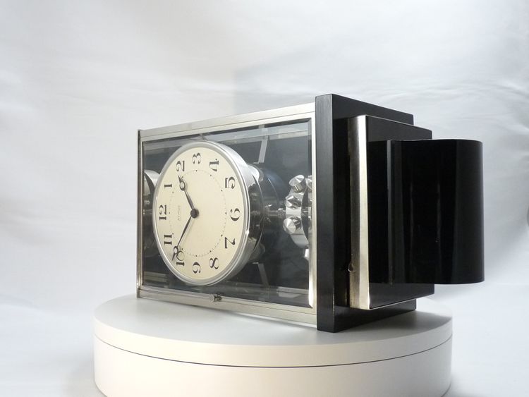 Atmos wall clock by Jean Léon Reutter