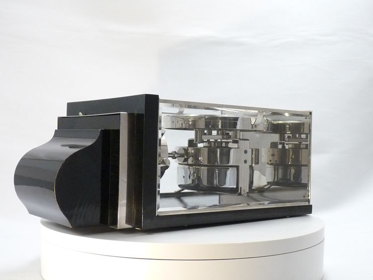 Atmos wall clock by Jean Léon Reutter