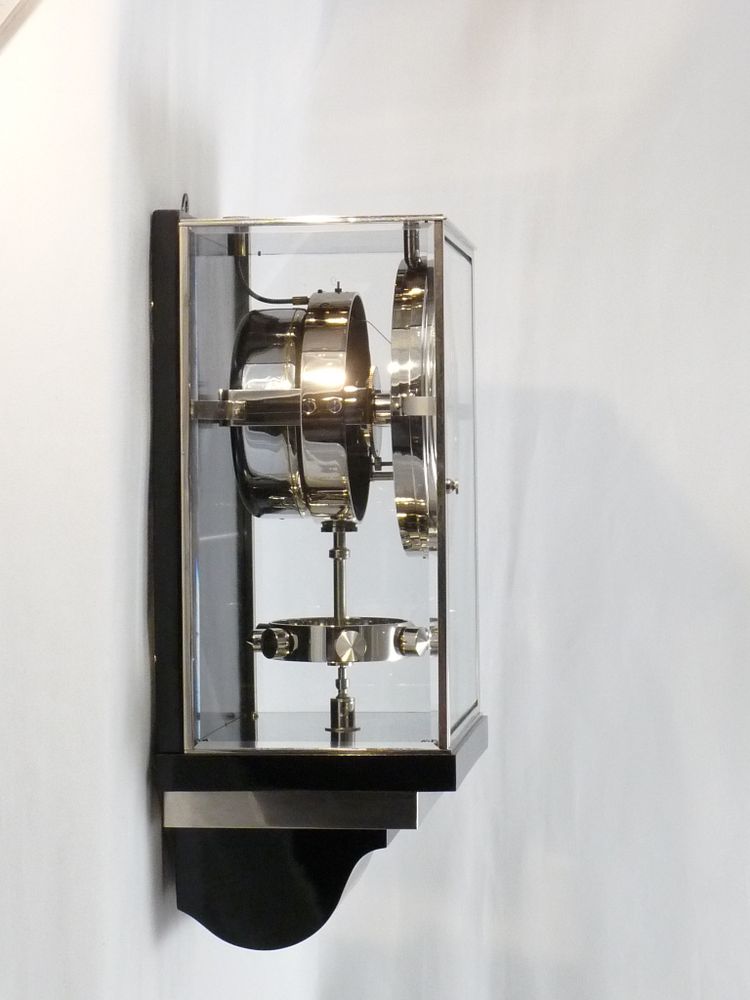 Atmos wall clock by Jean Léon Reutter