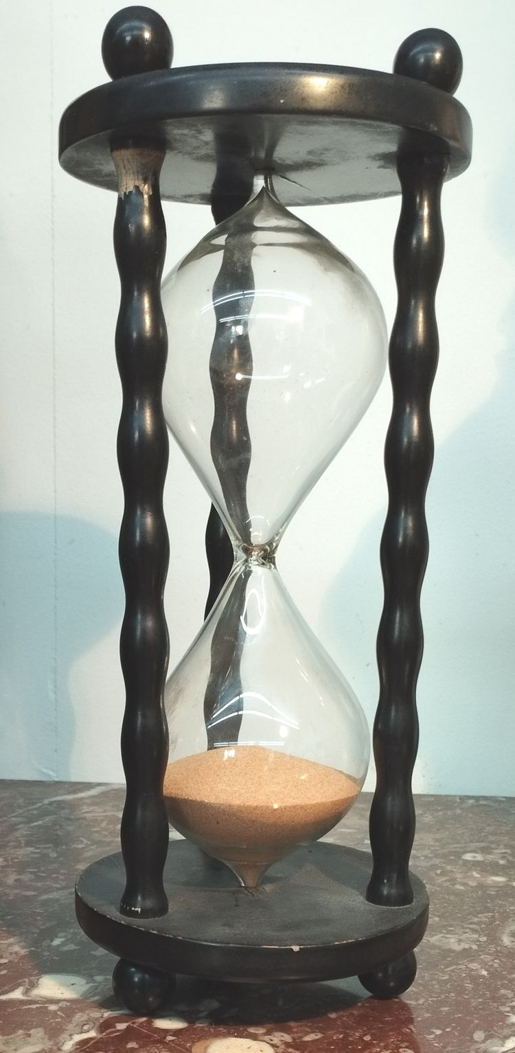 Sablier en verre et bois noirci  XIX