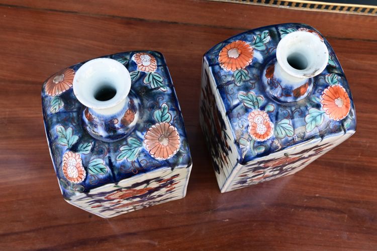 Cina XVIII coppia di bottiglie di sakè, decorazione Imari, porcellana