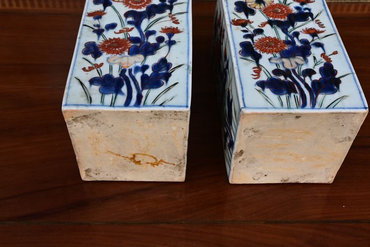 Cina XVIII coppia di bottiglie di sakè, decorazione Imari, porcellana