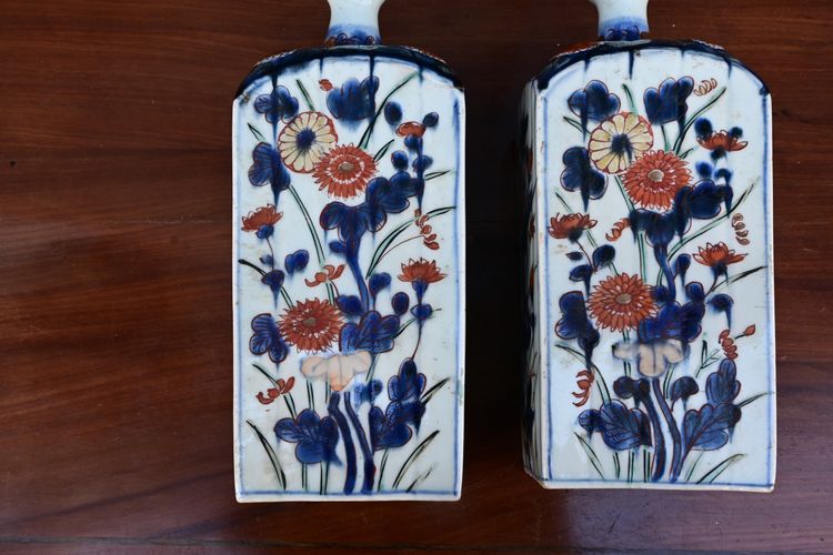 Cina XVIII coppia di bottiglie di sakè, decorazione Imari, porcellana