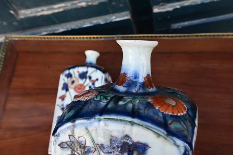 Cina XVIII coppia di bottiglie di sakè, decorazione Imari, porcellana
