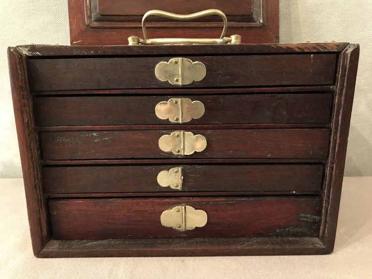 Set di mahjong antico in osso e bambù nella sua scatola