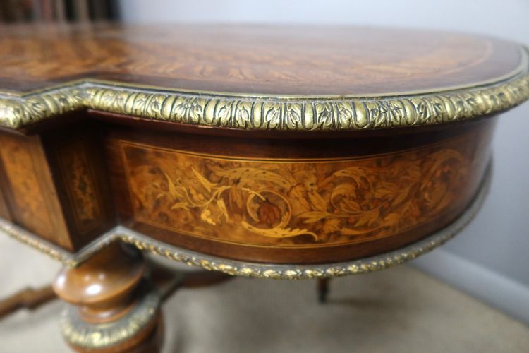 Table de milieu en marqueterie XIXème siècle