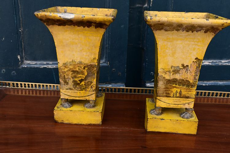 pair of planters in Italian-style sheet metal, Empire period work