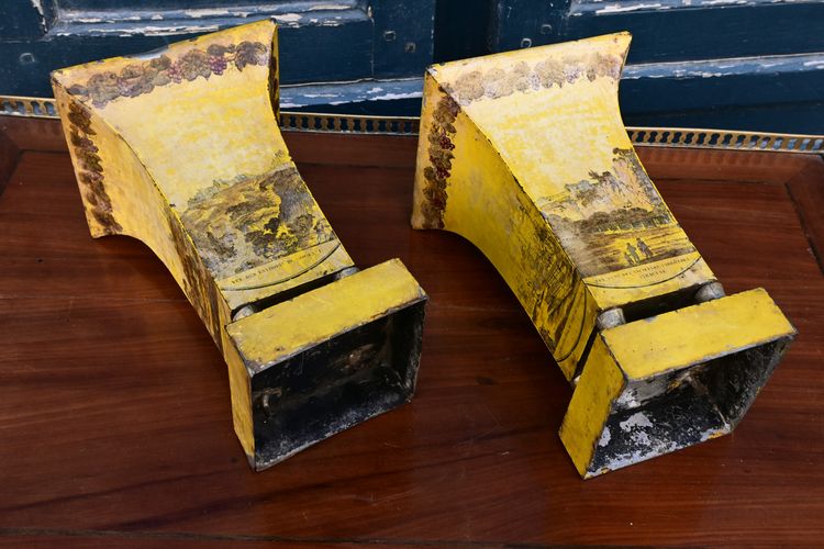 pair of planters in Italian-style sheet metal, Empire period work