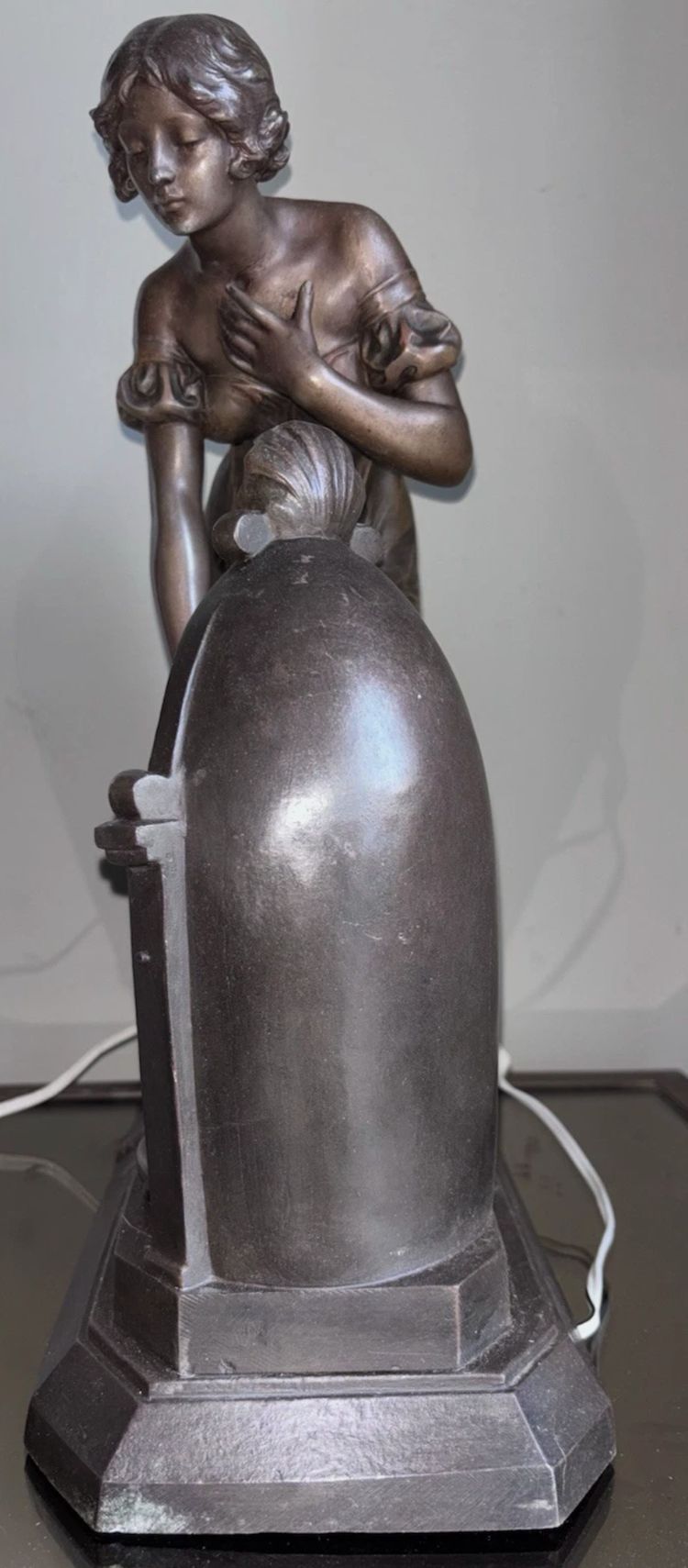 CAUSSÉ Julien (1869-1909) Woman at the fountain Large Art Nouveau night light Spelter Signed