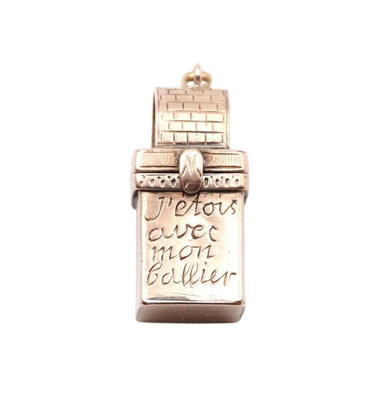 Pendentif message secret cheminée ou puits, architecturé, bijou ancien à secret, message