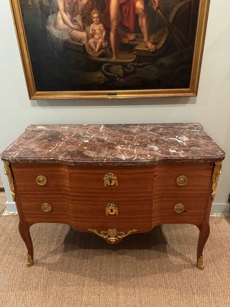 Magnifique commode en satiné estampillée d'époque Transition