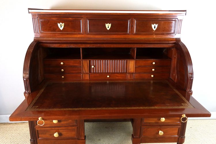 Bureau cylindre style Louis XVI en acajou XIXème siècle