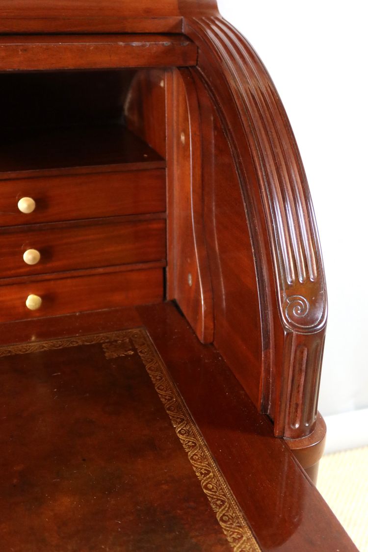 Bureau cylindre style Louis XVI en acajou XIXème siècle