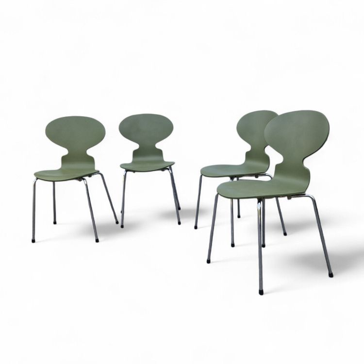 Série de 4 chaises "Fourmi" modèle 3107 par Arne Jacobsen pour Fritz Hansen, Danemark 