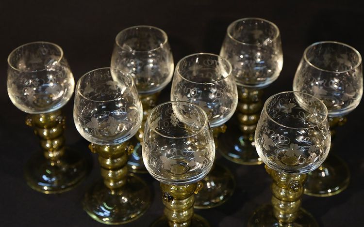 Set of 7 liqueur glasses