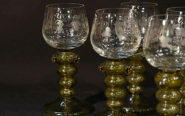 Set of 7 liqueur glasses