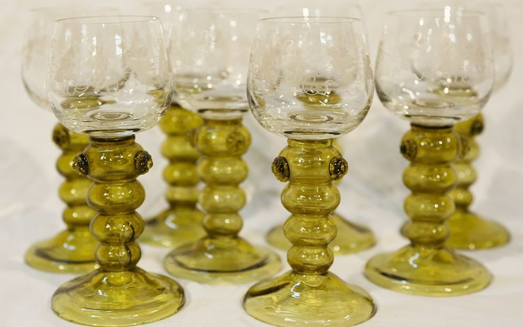 Set of 7 liqueur glasses