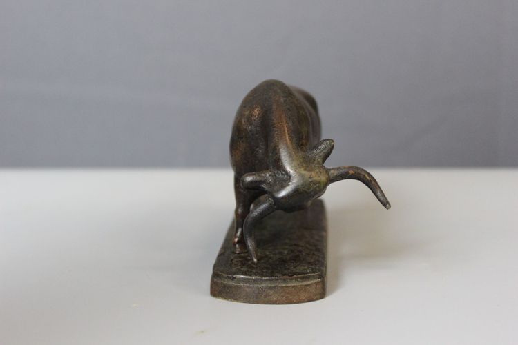 Toro in bronzo di Blaize intorno al 1900