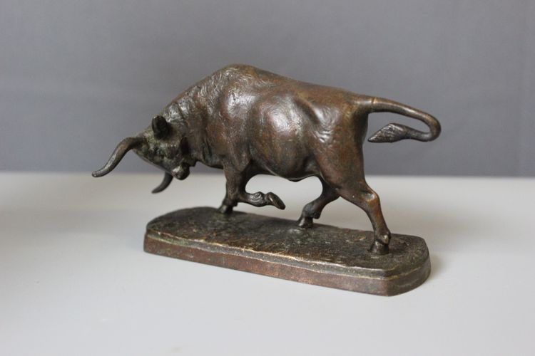 Toro in bronzo di Blaize intorno al 1900