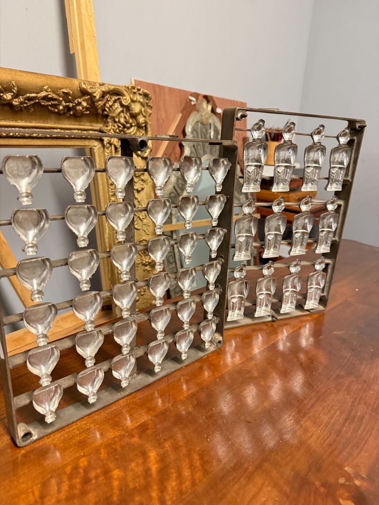 Paire de moules à chocolat et biscuits des années 1930, rareté, en métal, 36x27cm.