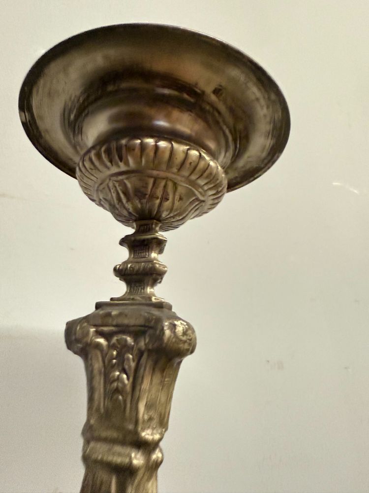 Splendid 18th century candlestick, in silver-plated metal 97x25.