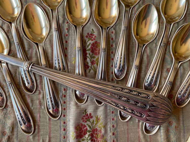 14-piece tea set.