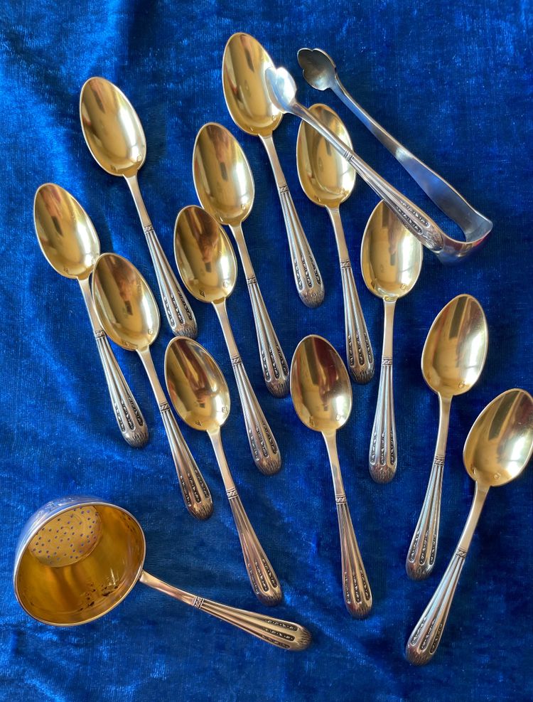 14-piece tea set.