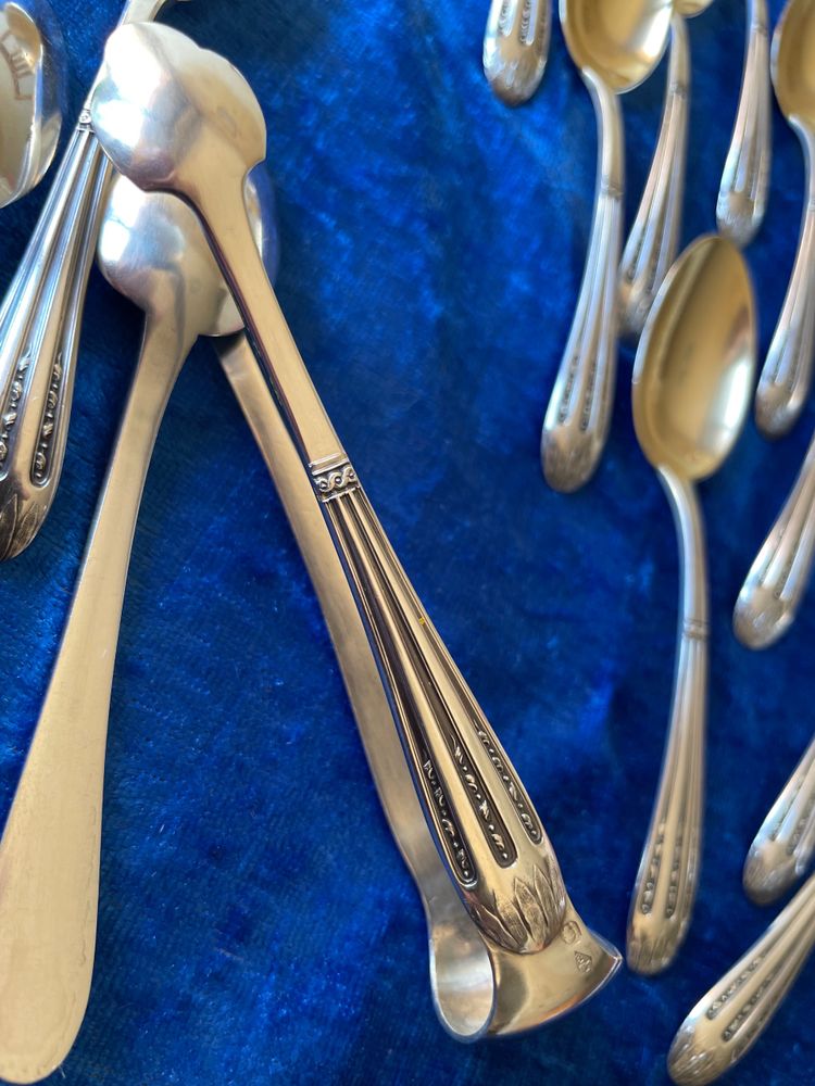 14-piece tea set.