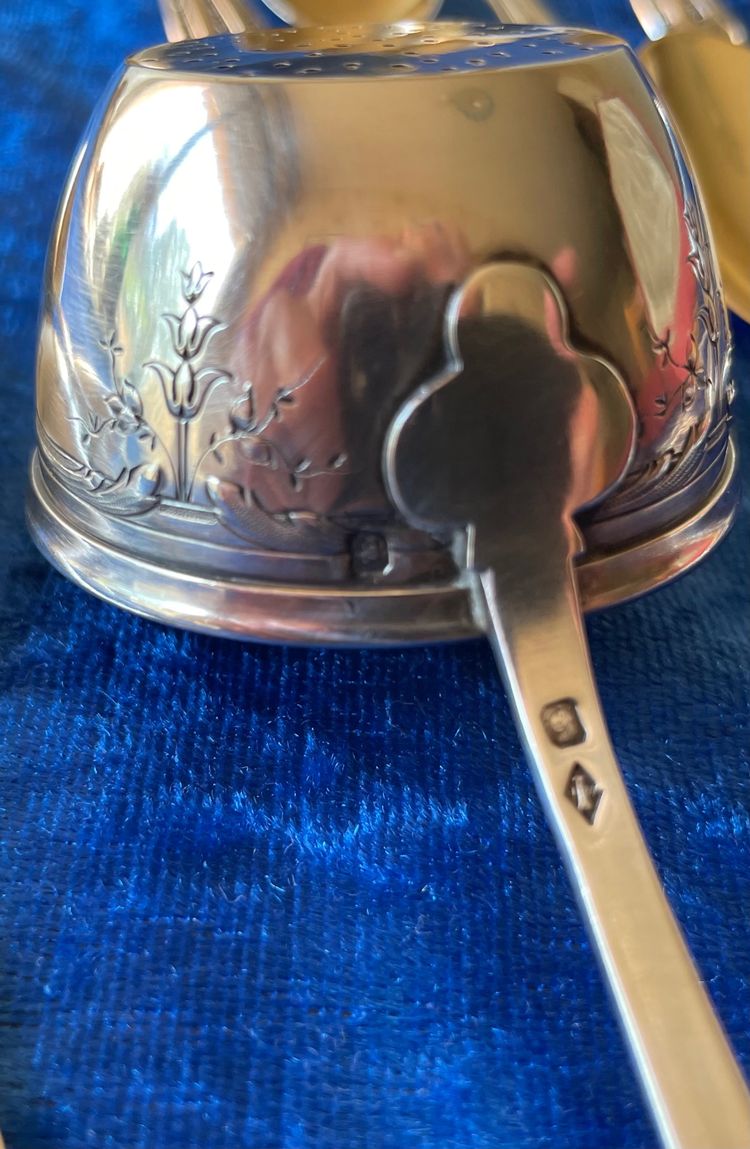 14-piece tea set.