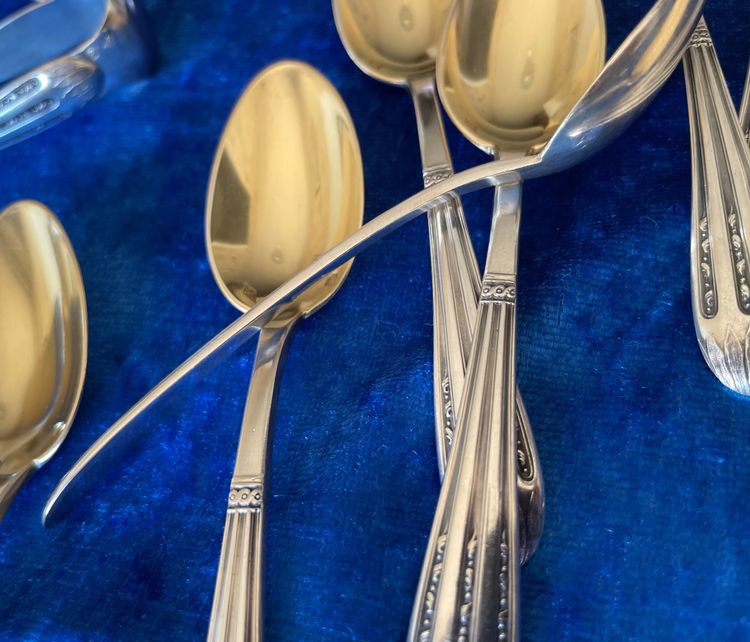14-piece tea set.