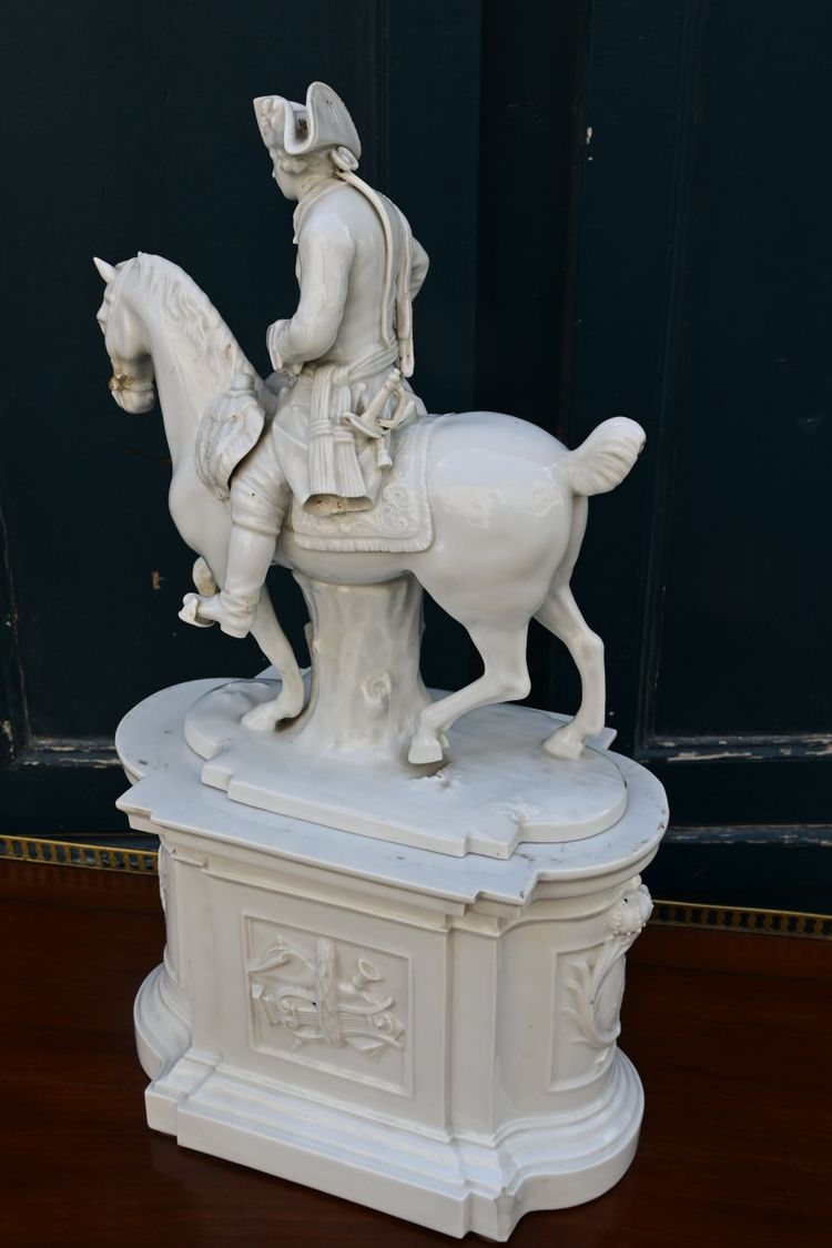 Frederick II of Prussia, equestrian sculpture, Furstenberg porcelain