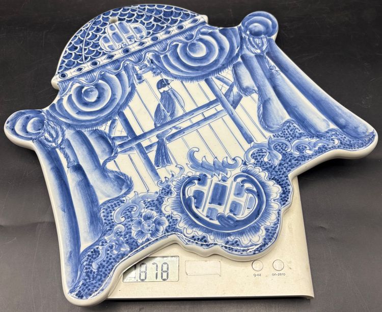 DECORATIVE PLAQUE