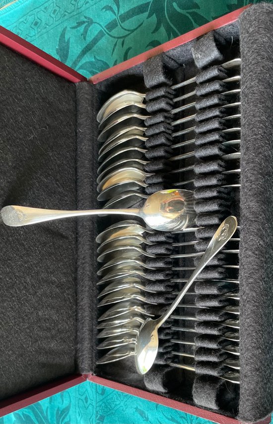 24 cuillères à café.