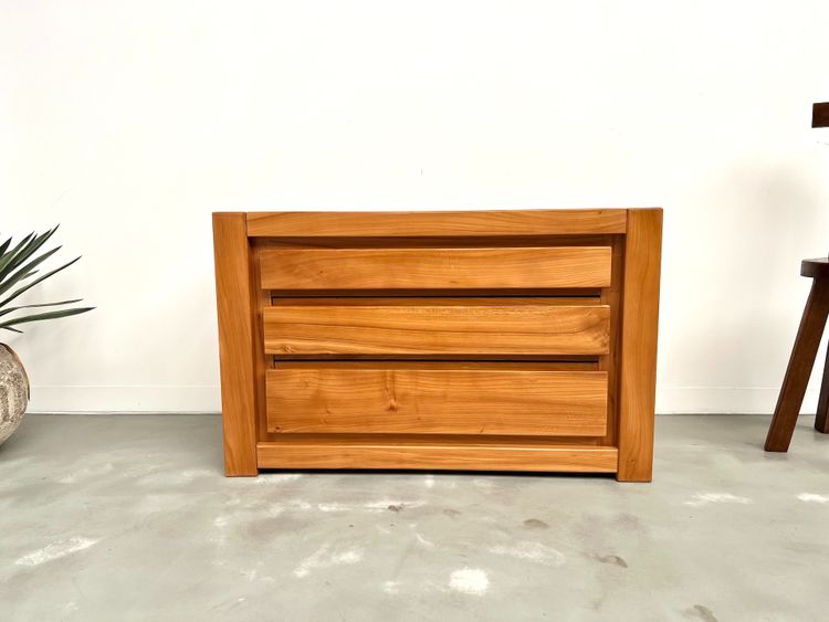 Cassettiera in olmo massello, Maison Regain, circa 1970