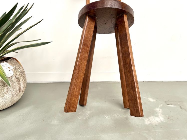 Brutalist chair in solid oak, 1900
