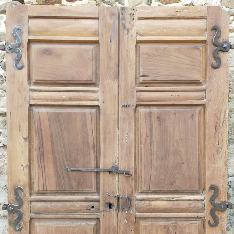 Double porte ancienne XVII / XVIIIème en noyer et toutes ses ferronneries d'origine boiserie