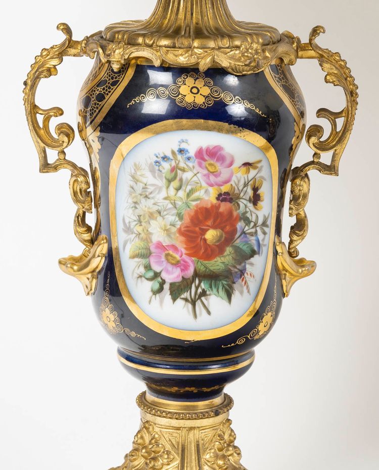 COPPIA DI VASI CON LAMPADA, FINE XIX SECOLO