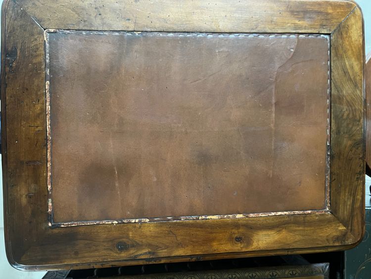 Originale commode Louis XV en noyer
