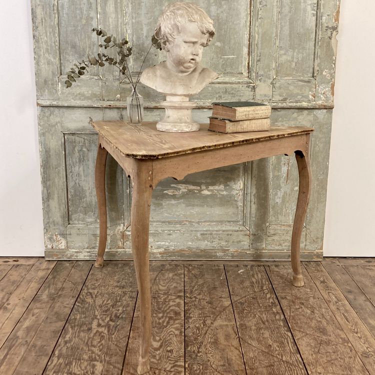 18th century gaming table known as "three of a kind"