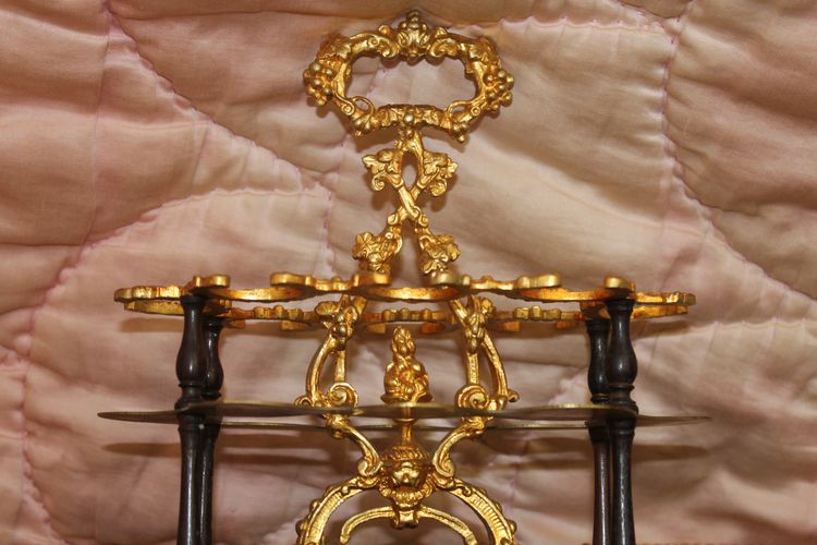 Napoleon III curved liqueur cellar in tuya burl and blackened pear wood, 19th century