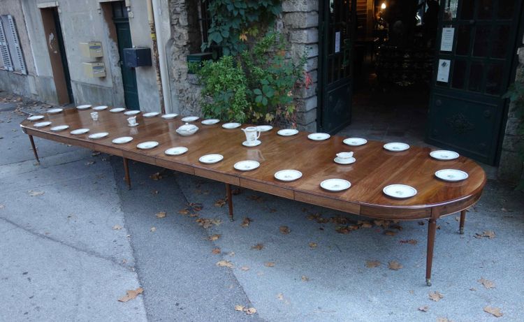 Grande table de banquet ou de conférence, 7 mètres environ