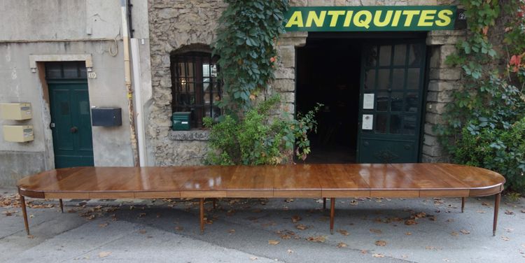 Grande table de banquet ou de conférence, 7 mètres environ