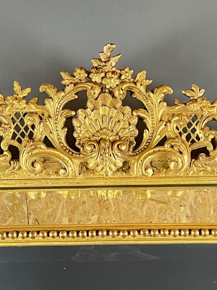 Grand miroir à fronton en bois doré, XIXe siècle