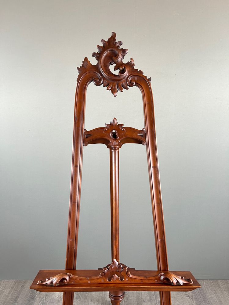 Chevalet de présentation en bois sculpté, XIXe siècle